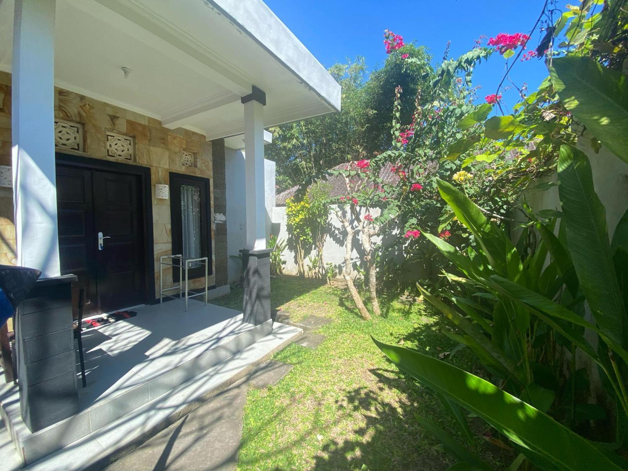 Ashana Hotel Uluwatu  Exterior photo