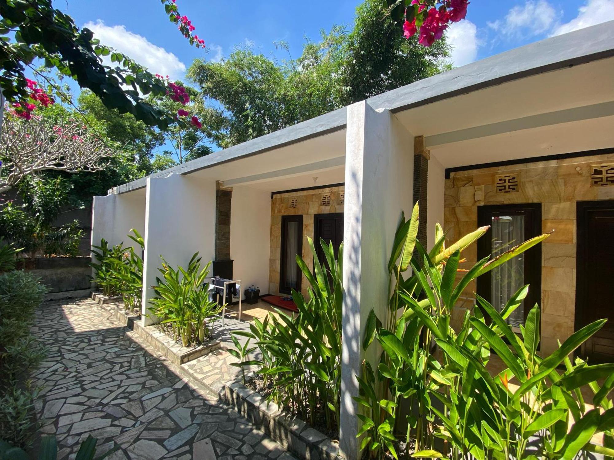 Ashana Hotel Uluwatu  Exterior photo